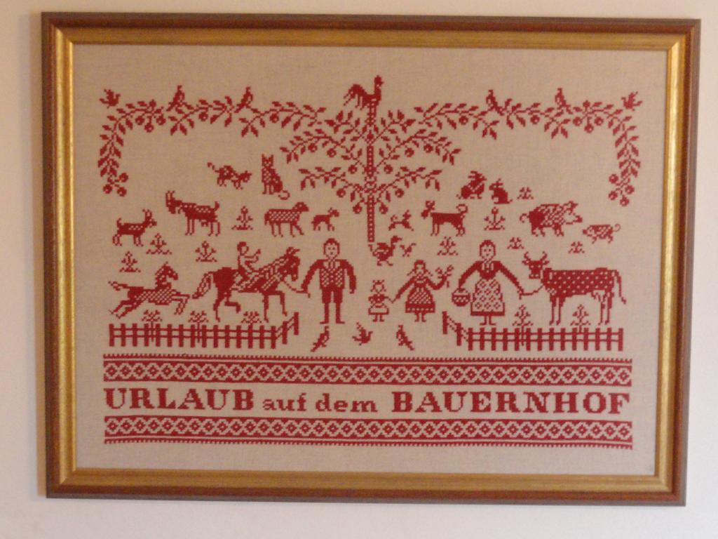 Baby- Und Kinderhof Aicherbauer Seeham Exteriör bild