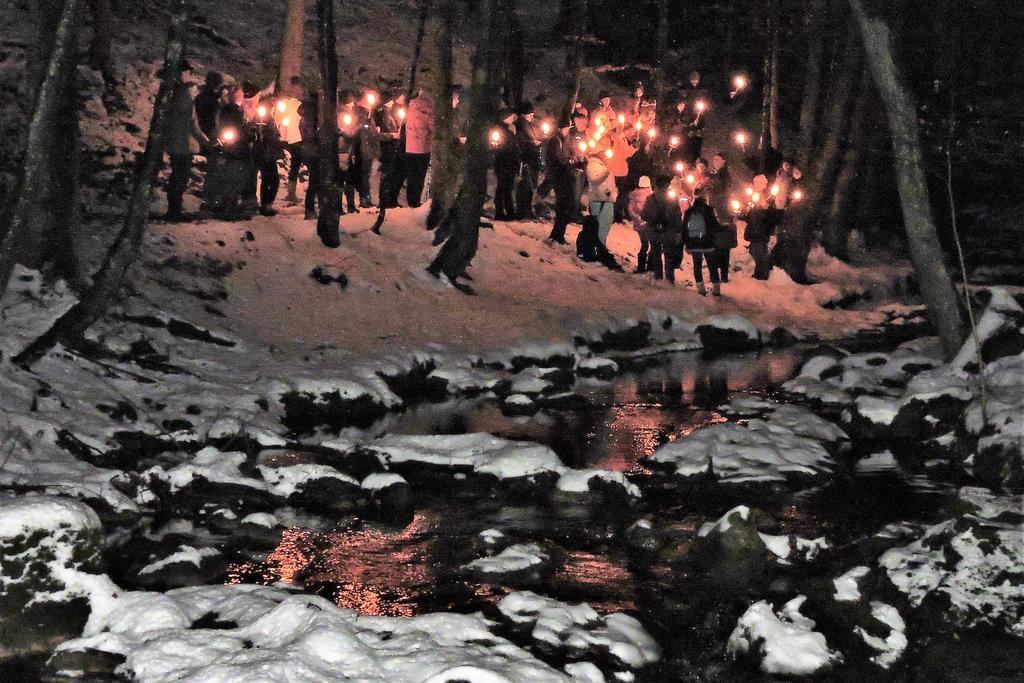 Baby- Und Kinderhof Aicherbauer Seeham Exteriör bild